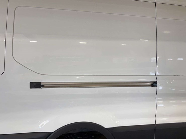 2020-ford-transit-image-27