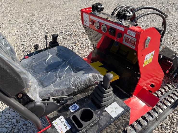 #220-•-unused-2026-ssl580-ride-on-skid-steer-loader-image-5