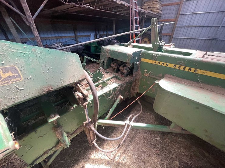 john-deere-336-image-10