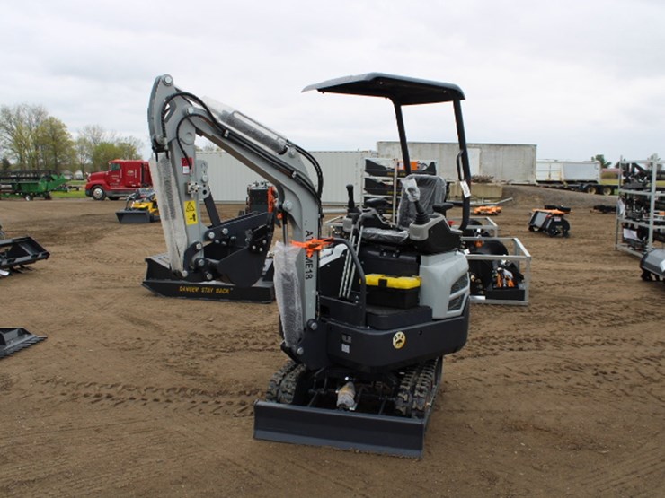 #8075-•-me18-mini-excavator-image-5
