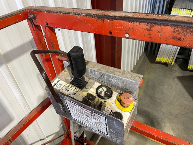 #412-•-skyjack-scissors-lift-(kewaskum,-wi)-image-17