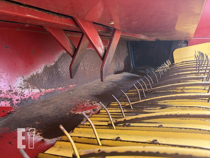 new-holland-575-image-6