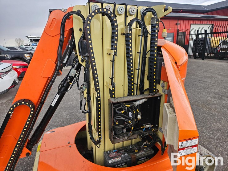 2019-jlg-toucan-32e-image-12