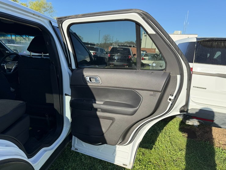 2015-ford-explorer-image-20