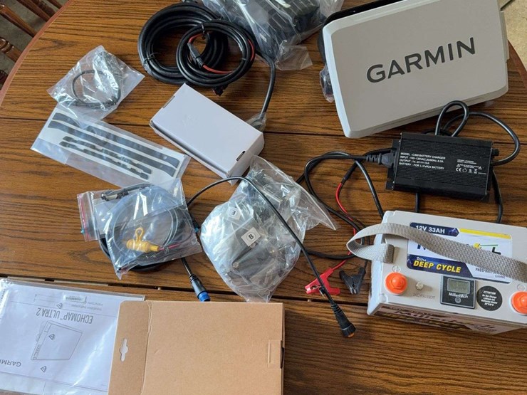 brand-new-garmin-echomap-ultra-2-106sv-fish-finder-&-lvs-livescope-plus-transducer-image-2