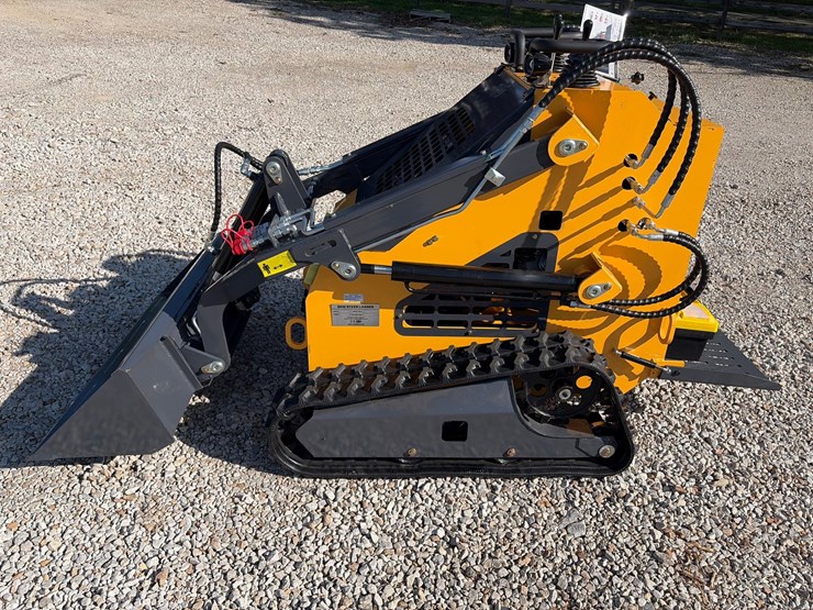 #205-•-unused-2026-zjg-zj-380-mini-skid-steer-loader-image-3