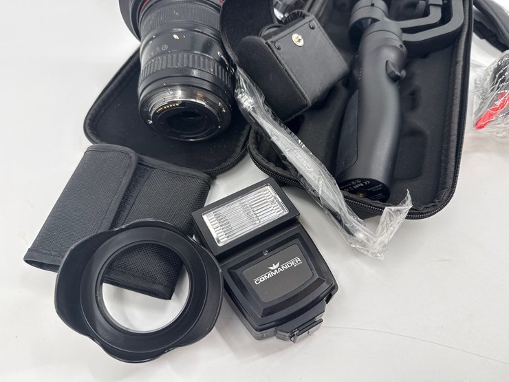 #112-•-lot-of-various-photography-equipment-image-2
