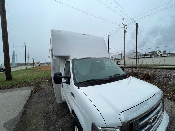 2016-ford-e450-image-11