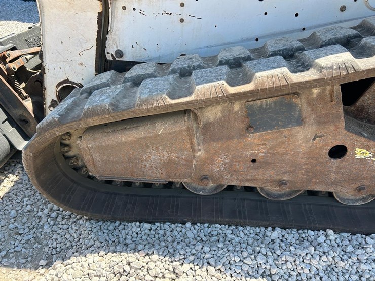 2015-bobcat-t650-image-17