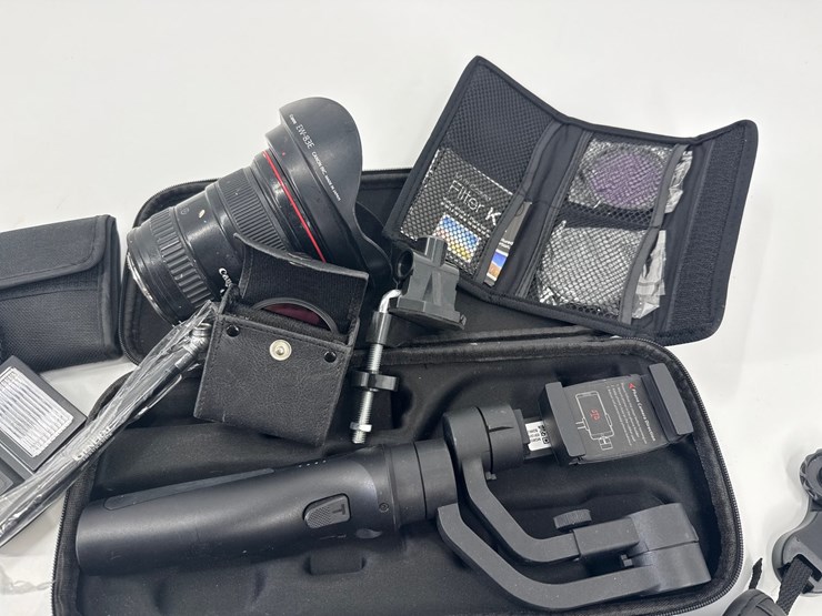 #112-•-lot-of-various-photography-equipment-image-4
