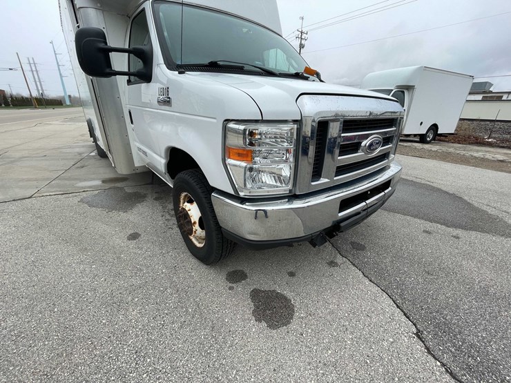 2017-ford-e450-image-9