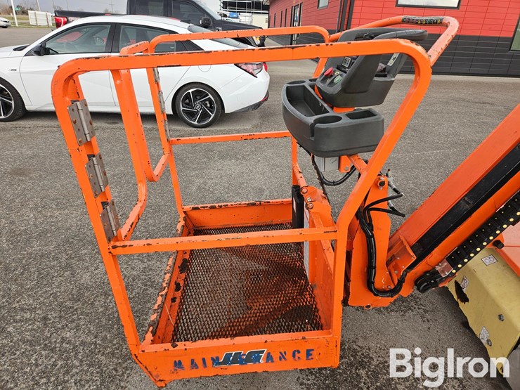 2019-jlg-toucan-32e-image-11