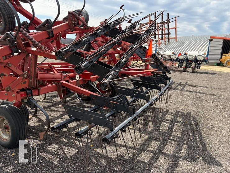 case-ih-4300-image-7
