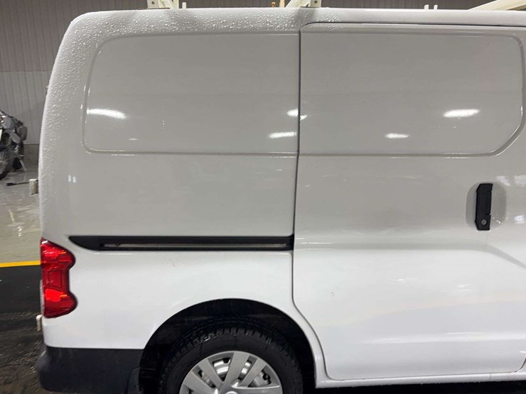 2020-nissan-nv200-image-26