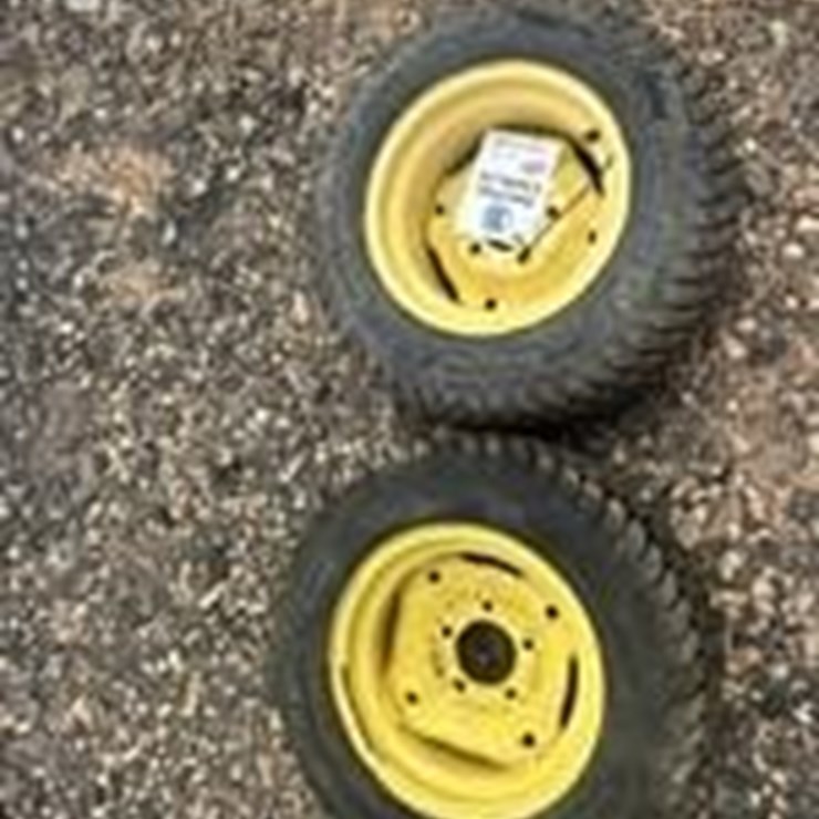 JOHN DEERE GATOR