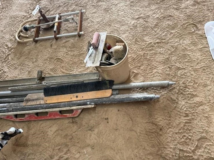 concrete-trowel-&-tools-image-6