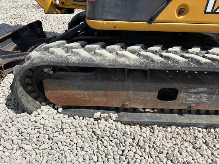 deere-17d-image-17