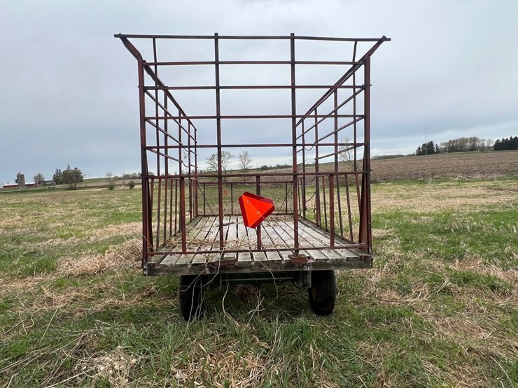 #9575-•-16'-hay-wagon-on-john-deere-running-gear-image-3