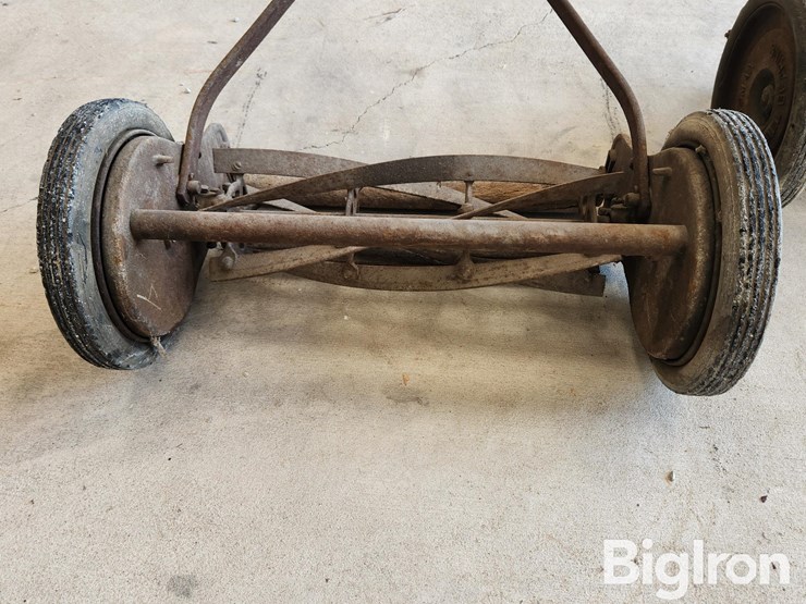manual-push-mowers-image-19