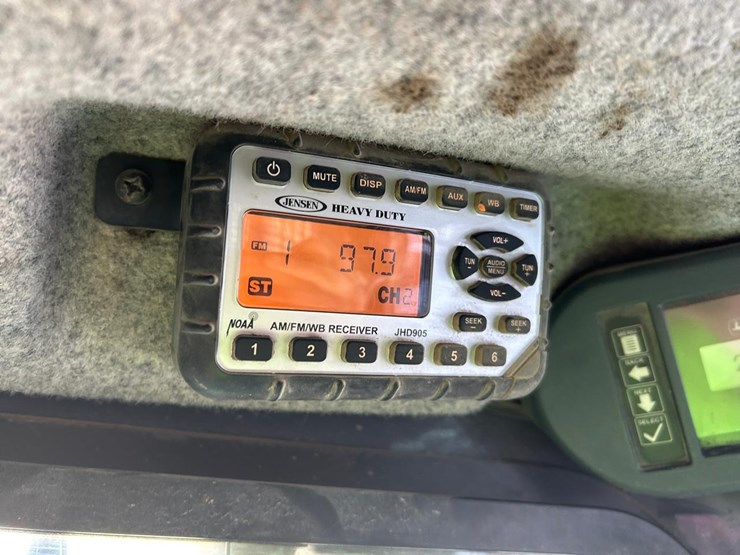deere-333e-image-24
