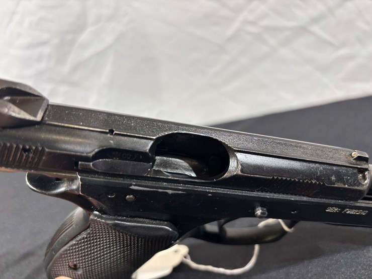 #137-•-cz-75-d-compact-9mm-semi-automatic-pistol-image-6