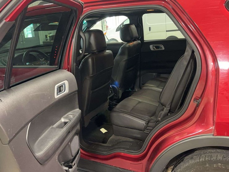 2015-ford-explorer-limited-image-11