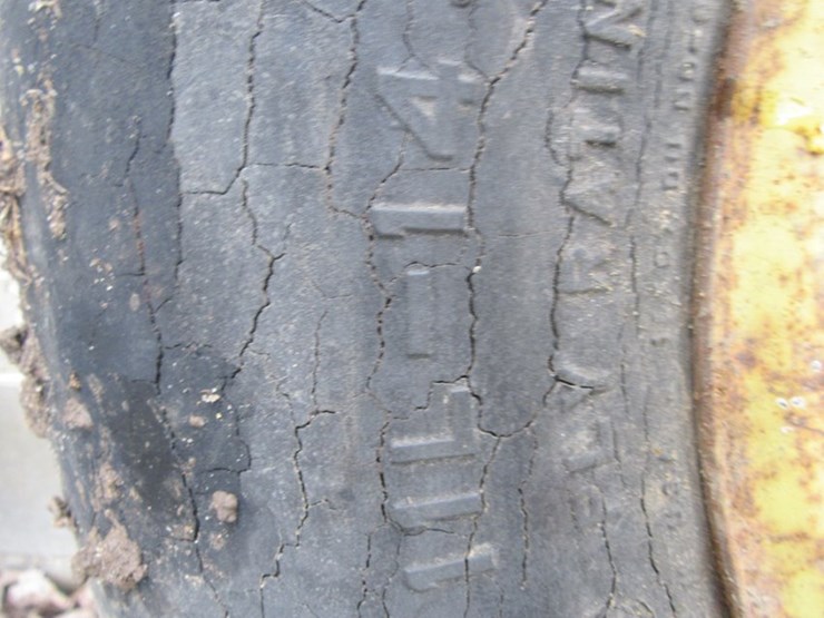 #9589-•-11l14-tire-and-rim-image-5
