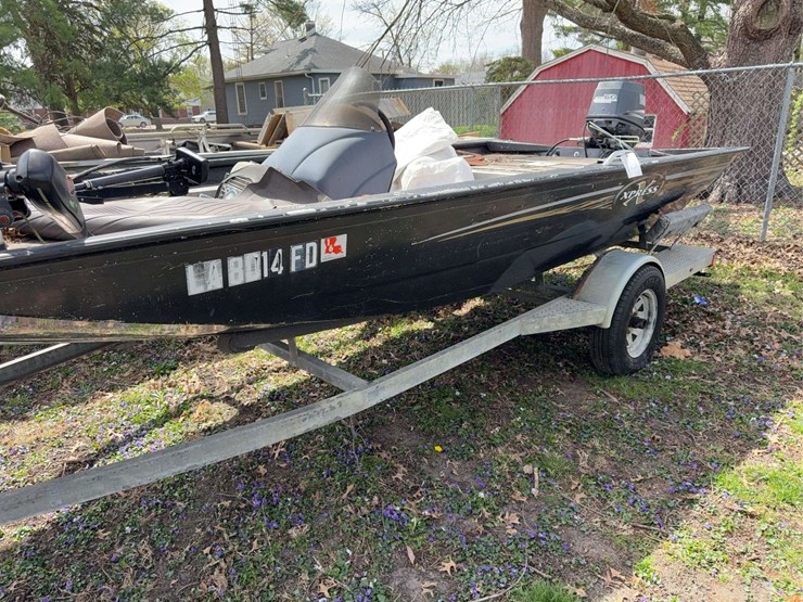 2001-xpress-16ft-boat-image-2