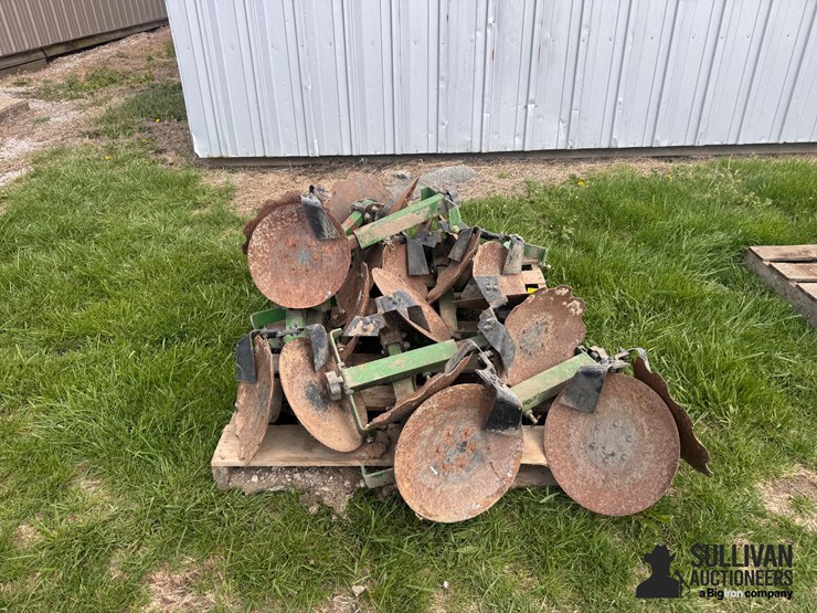 john-deere-12-image-10