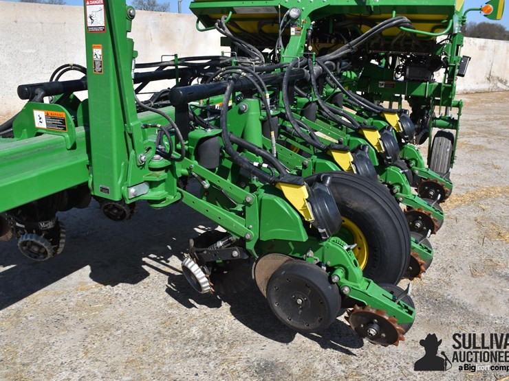 2016-john-deere-1775nt-image-14