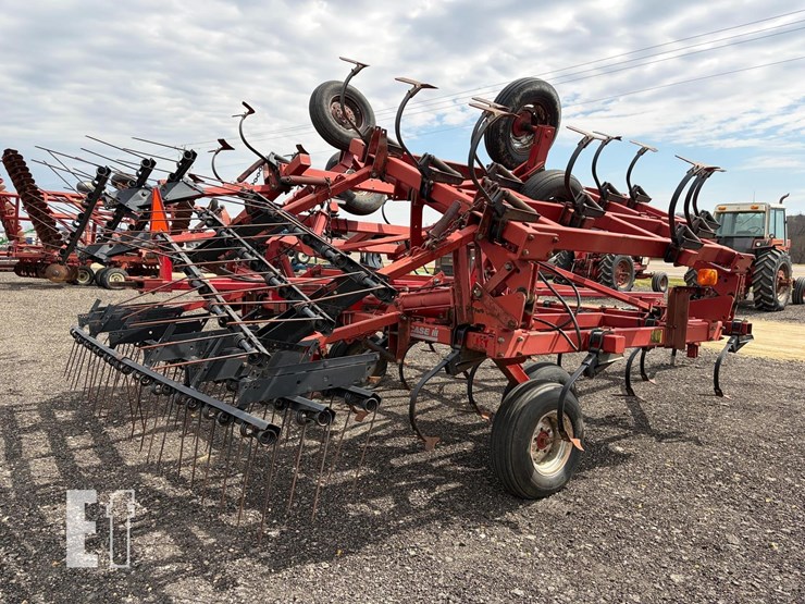 case-ih-4300-image-5
