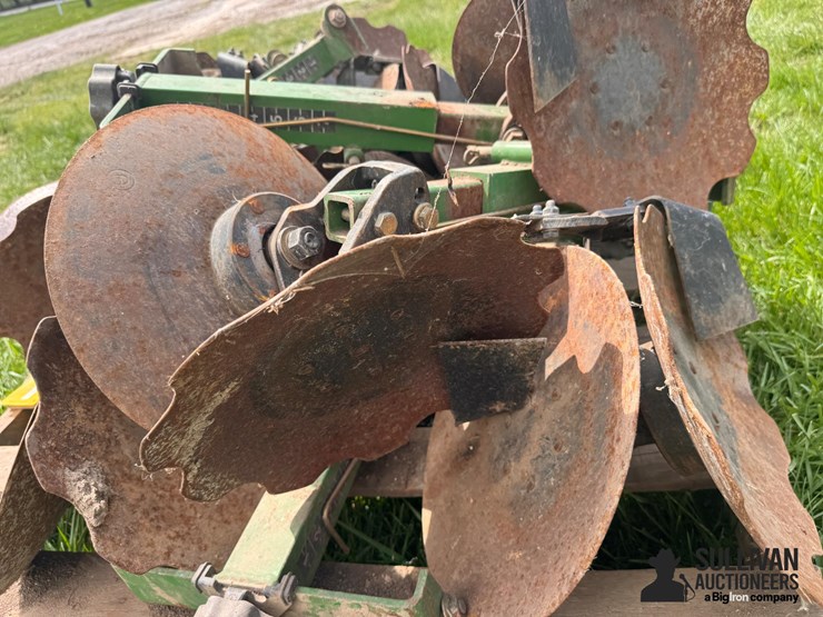 john-deere-12-image-18