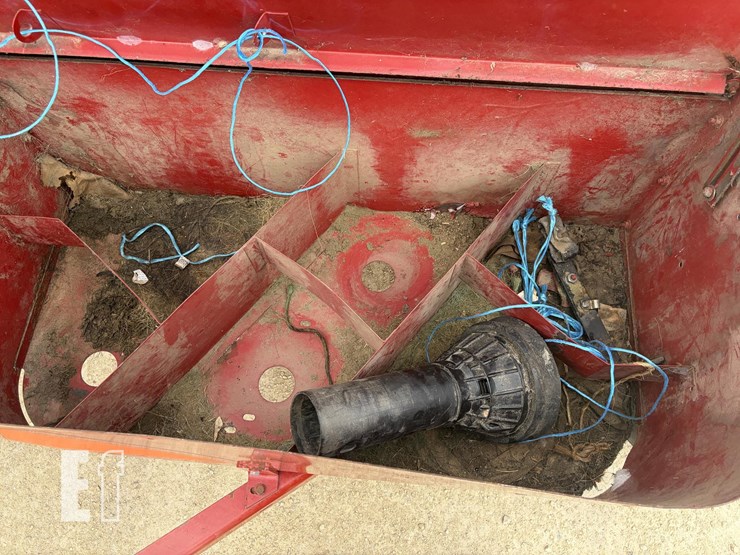 new-holland-575-image-7