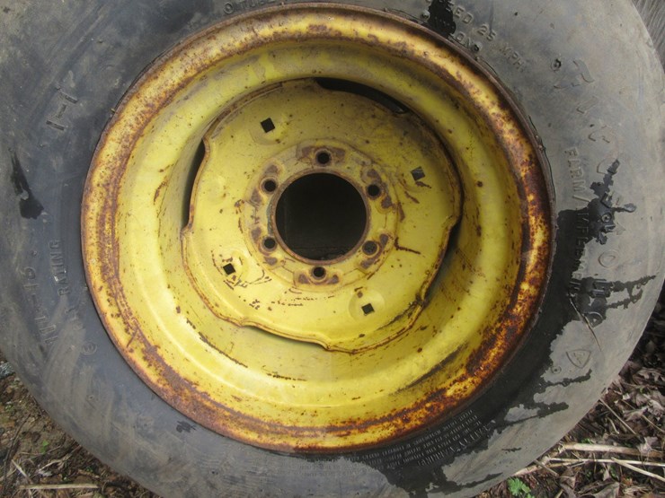 #9588-•-11l16-tire-and-rim-image-3