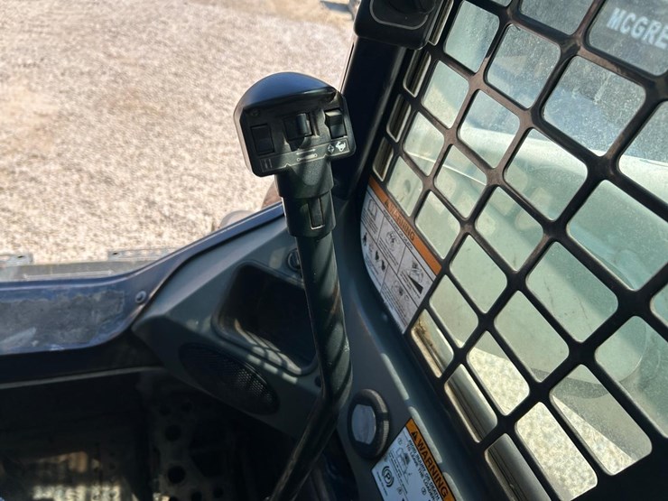 2015-bobcat-t650-image-21