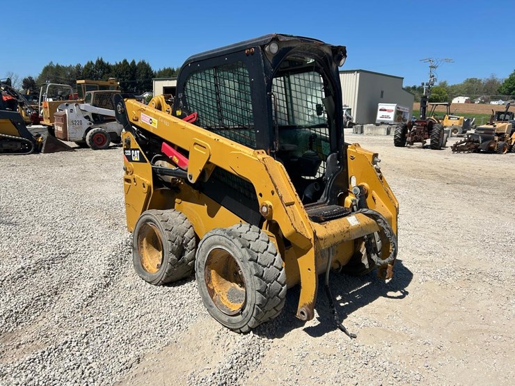 2017-caterpillar-232d-image-6
