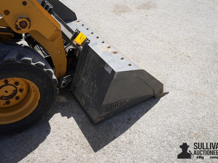 2023-caterpillar-226d3-image-17