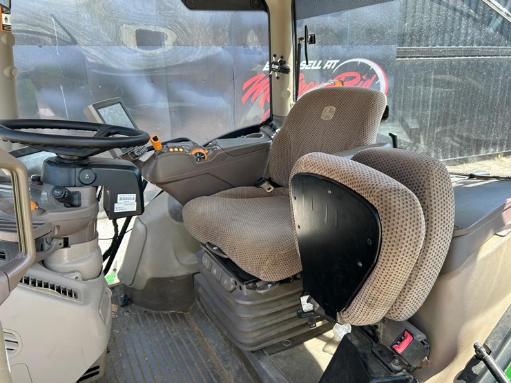 2018-john-deere-6215r-image-23