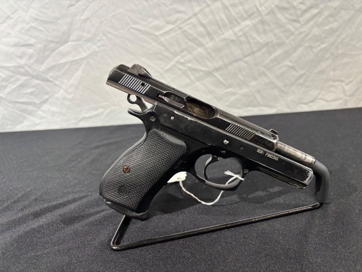 #137-•-cz-75-d-compact-9mm-semi-automatic-pistol-image-9