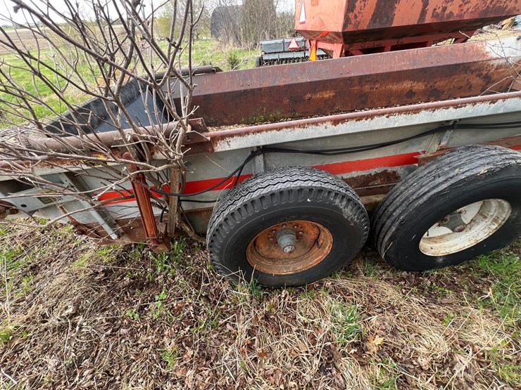 #9560-•-new-idea-parts-spreader-image-5