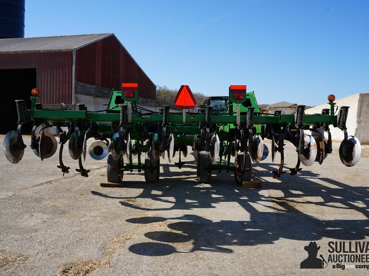 2011-john-deere-2700-image-6