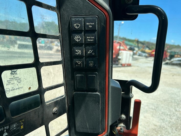 2022-bobcat-t66-image-27