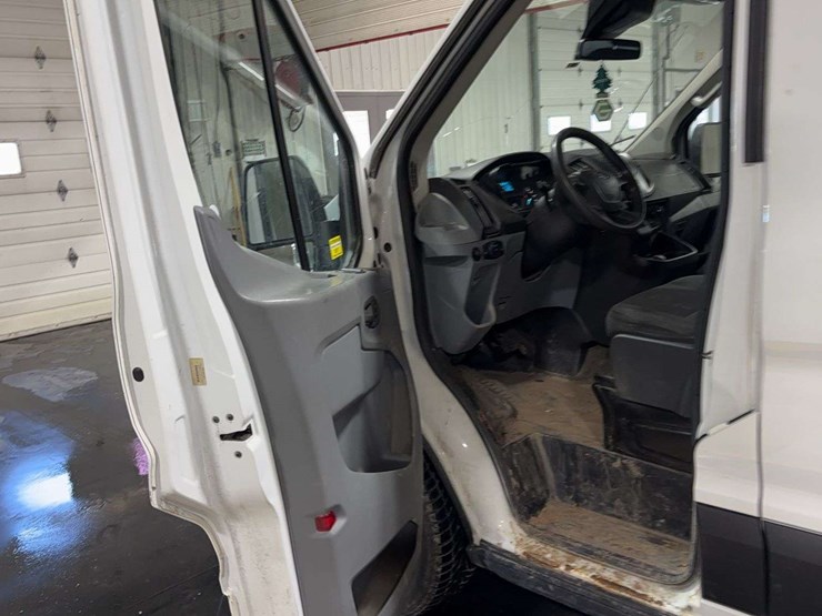 2019-ford-transit-image-7