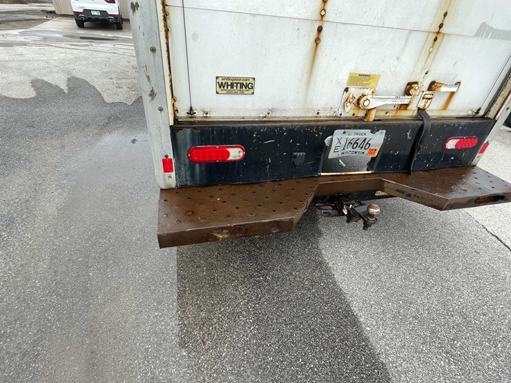 2016-chevrolet-3500-image-22