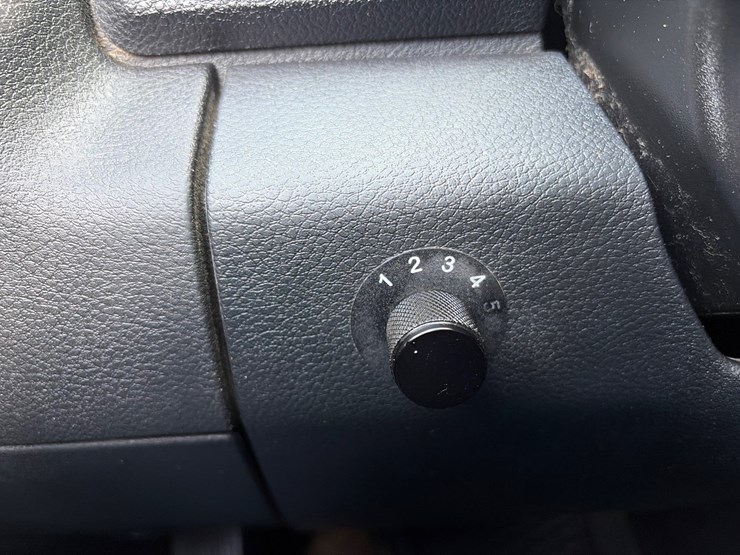 2017-dodge-3500-image-14