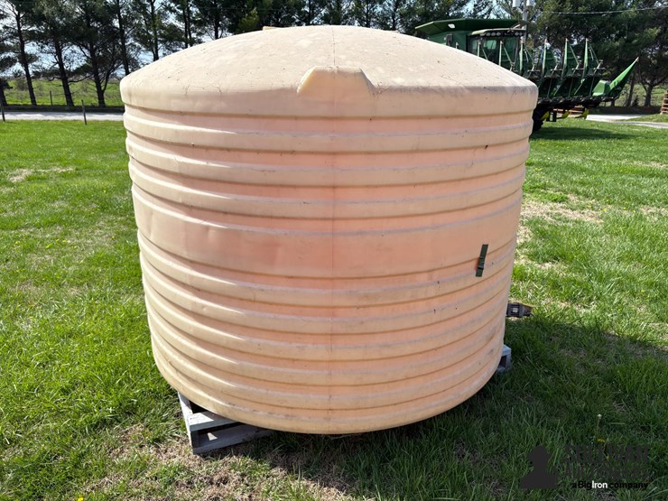 solar-1,200-gal-poly-tank-image-4