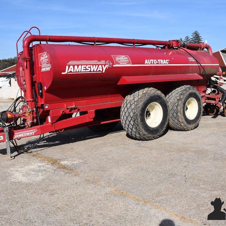 Jamesway Auto-Trac 5600 T/A Pull-Type Manure Spreader