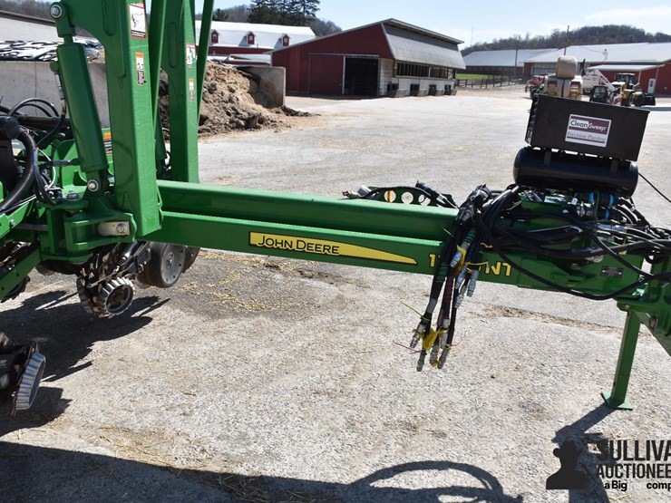2014-john-deere-1775nt-image-13