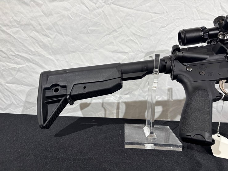 #135-•-springfield-armory-saint-5.56-ar-15-image-12