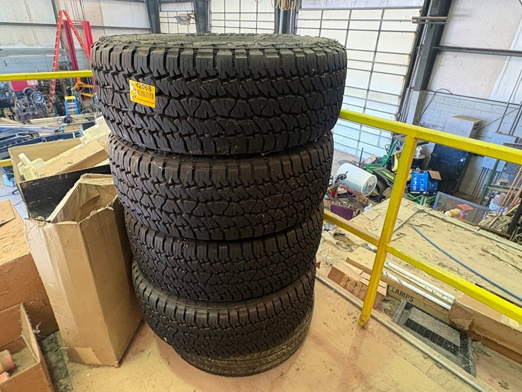 #42068-•-lot-of-(5)-lt275/60r20-tires-image-1